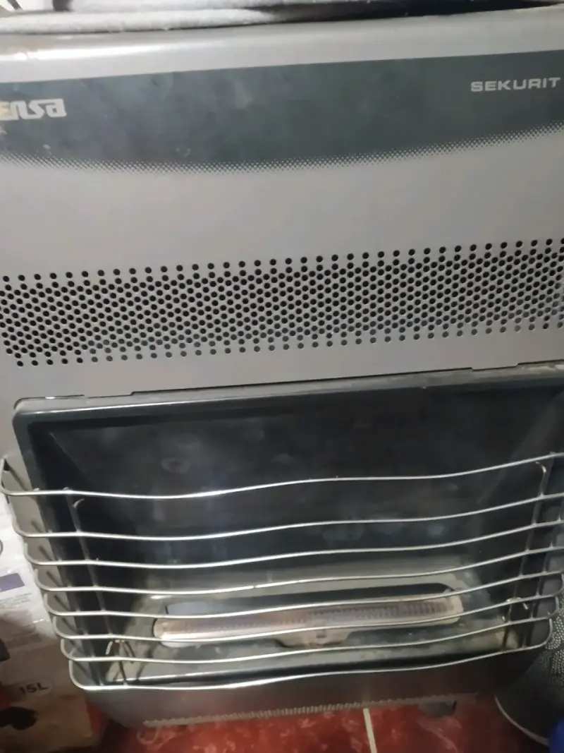 Cortadora de fiambres eléctrica y estufa a gas - 2