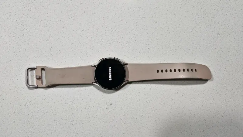 Smartwatch Samsung dorado - 1