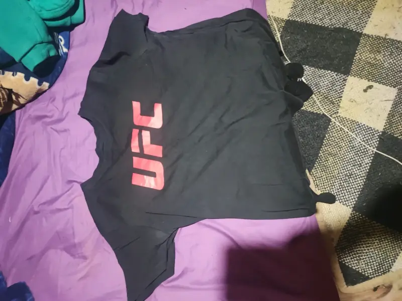 Polera negra UFC - 1