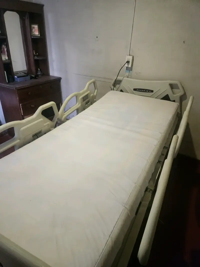 Cama clínica ajustable - 2