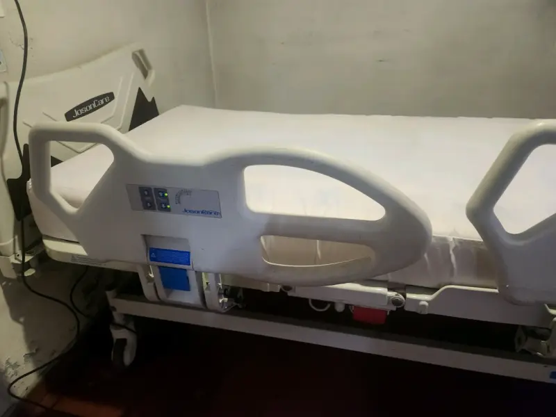 Cama clínica ajustable - 6