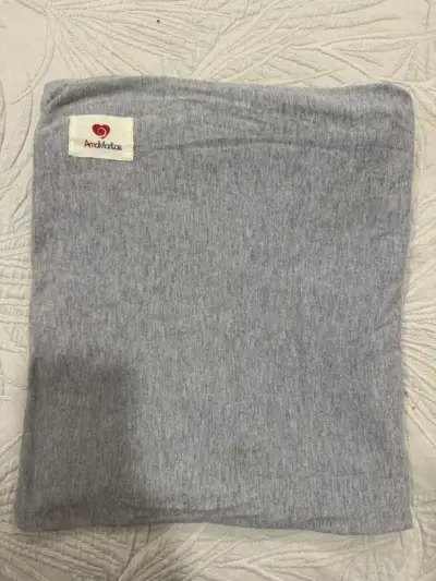 Fular portabebé gris cómodo - miniatura 2