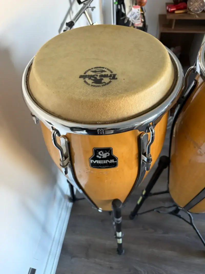 Set Congas Meinl Floatune + Atriles pro + fundas - 3