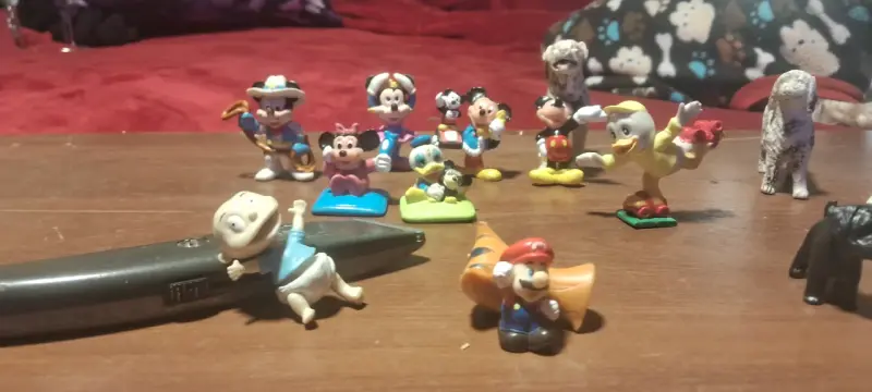 Set de figuras coleccionables - 1