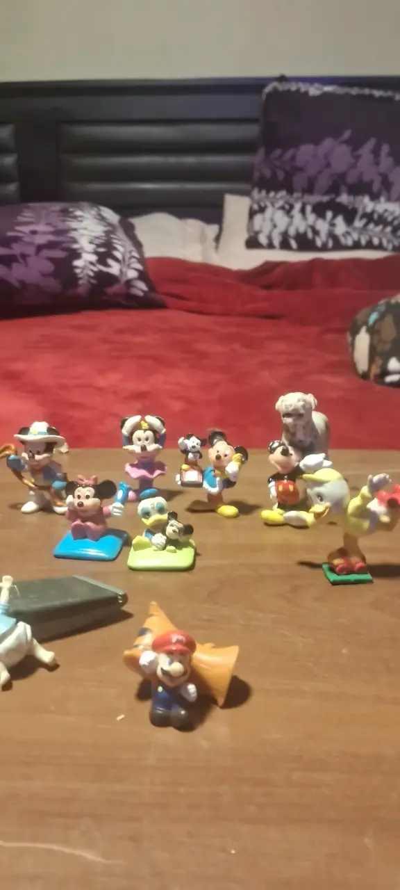 Set de figuras coleccionables - 2