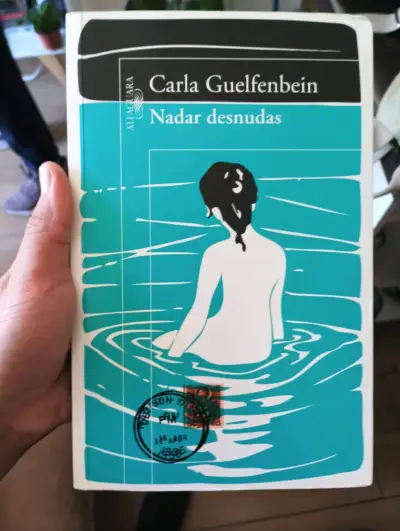 Libro 'Nadar Desnudas' por Carla Guelfenbein - miniatura 1