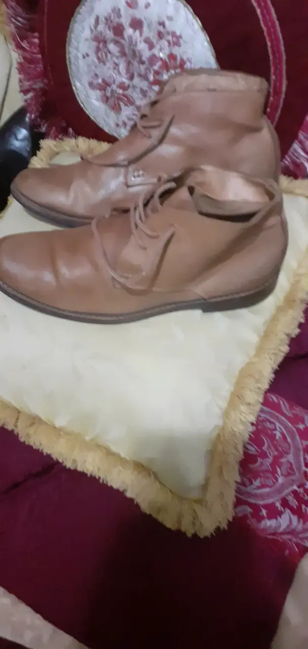Botines de cuero café claro