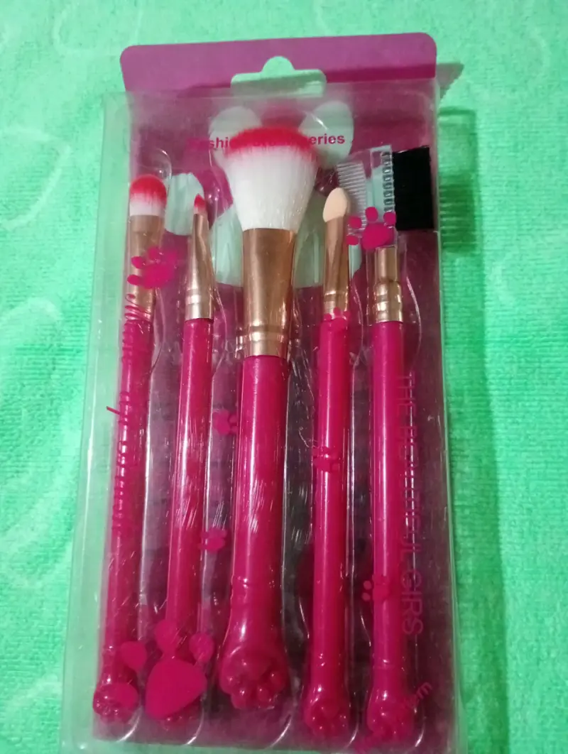 Set de brochas de maquillaje rosas - 1