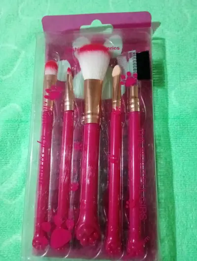 Set de brochas de maquillaje rosas - miniatura 1