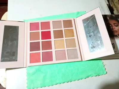 Set de brochas de maquillaje rosas - miniatura 6