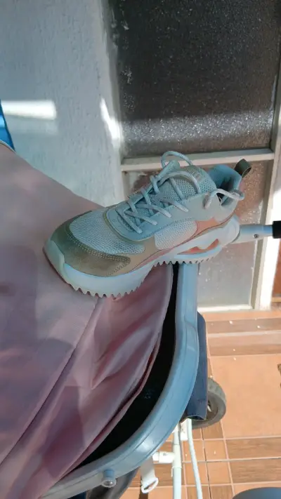 Zapatillas deportivas rosas - miniatura 2