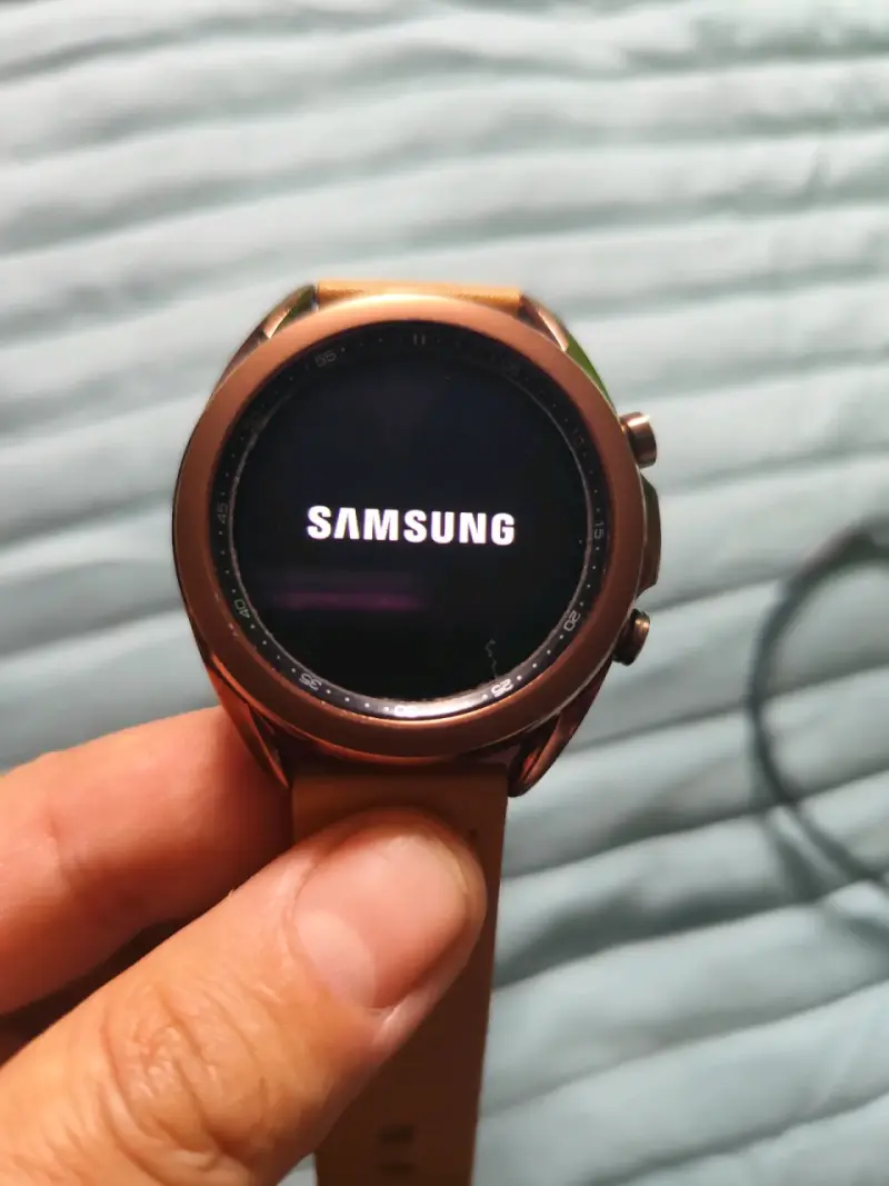 Reloj inteligente smartwatch con correa marrón - 2