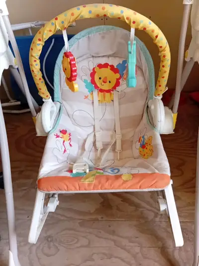 Silla mecedora para bebé - miniatura 1