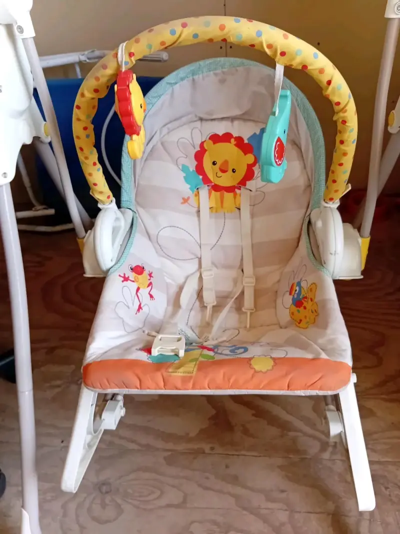 Silla mecedora para bebé - 2