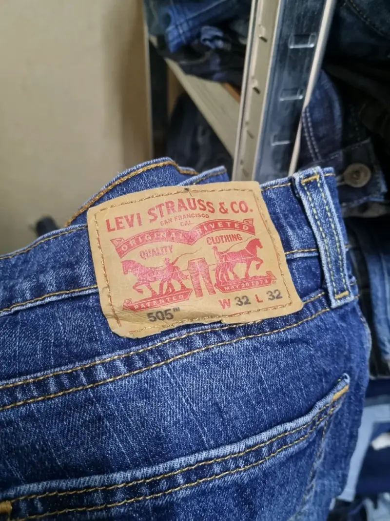 Jeans Levi's 505 talla 32 - 1