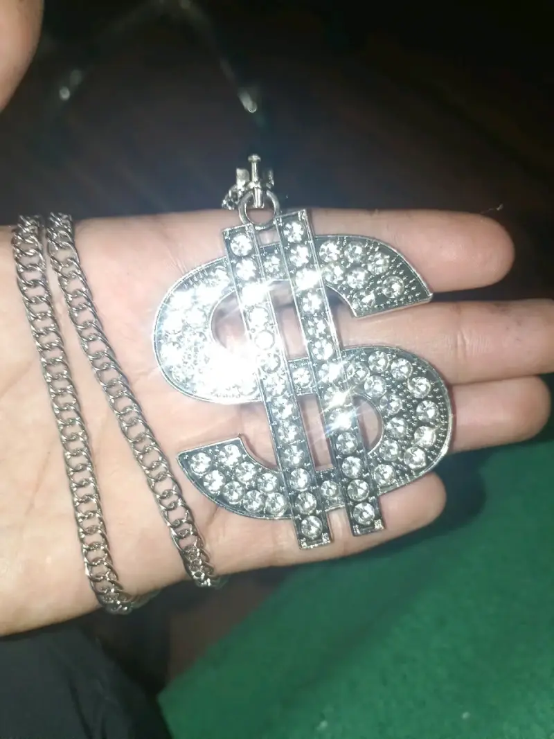 Colgante de collar con símbolo $