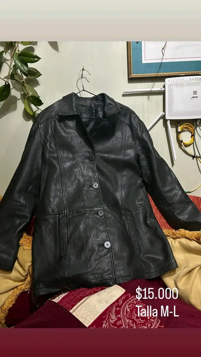 Chaqueta de cuero negra