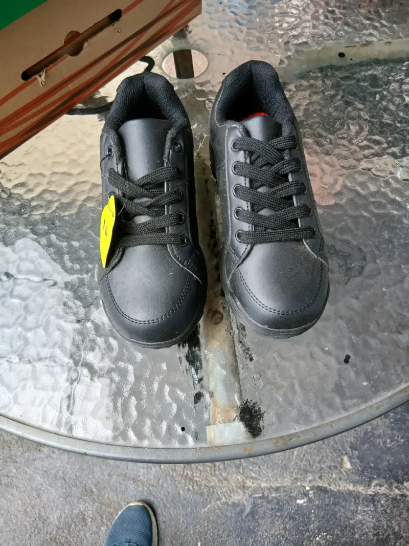 Zapatillas negras deportivas - 3