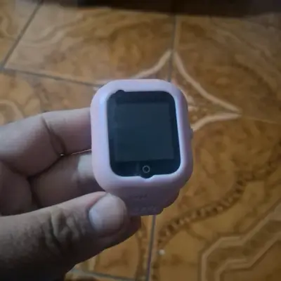 Reloj inteligente infantil rosado - miniatura 1