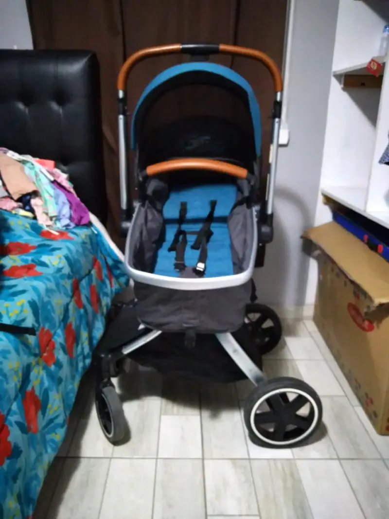 Coche de bebé color gris y azul travel sistem 360° - 5