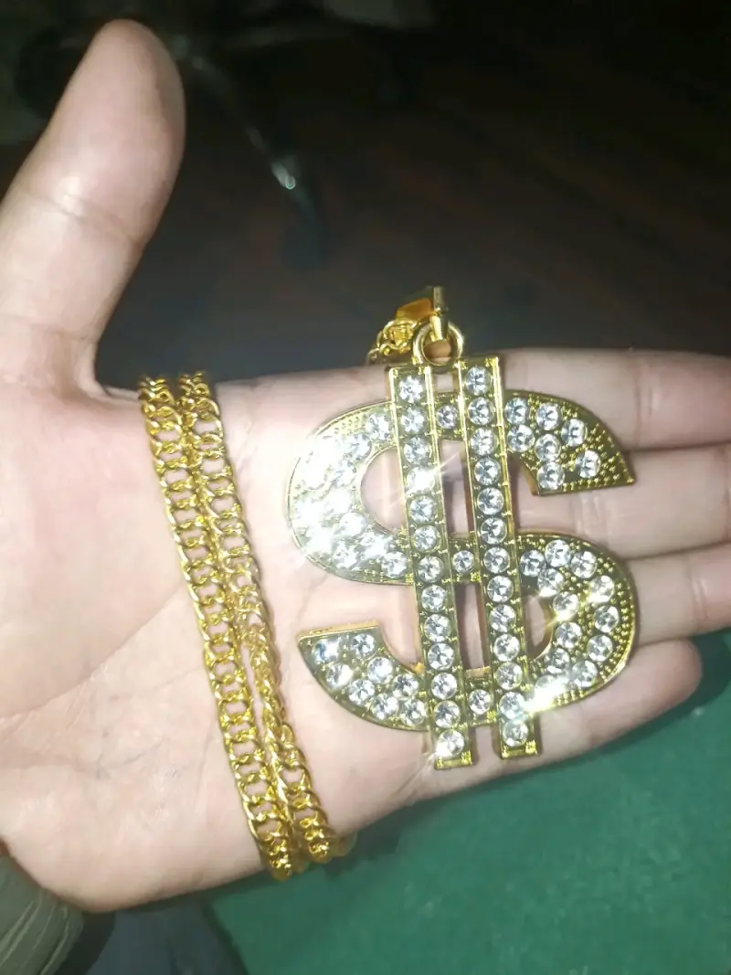 Colgante de cadena en forma de dólar