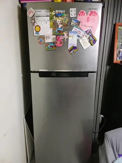 Refrigerador de acero inoxidable Samsung A+ - miniatura 3