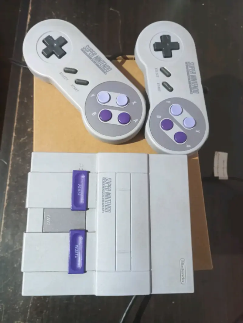 Consola Super Nintendo con mandos - 1