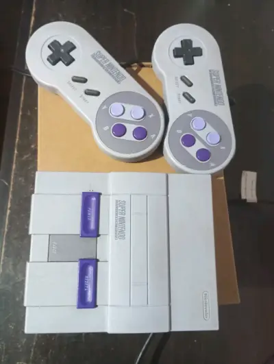 Consola Super Nintendo con mandos - miniatura 1