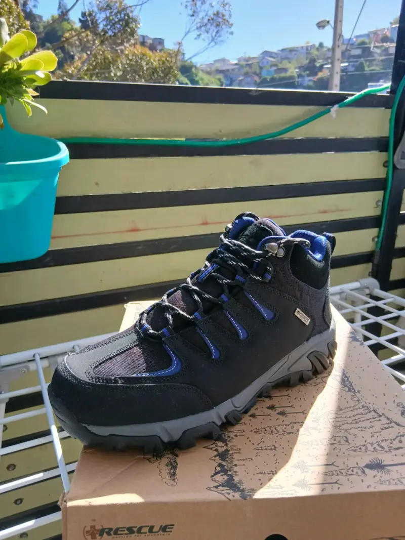 Botas de trekking negras y azules - 2