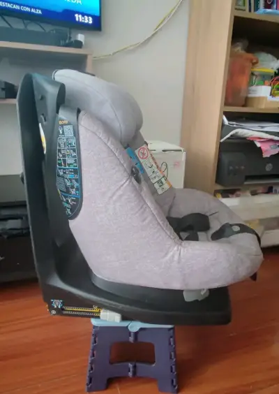 Silla de auto para bebé giro 360 - miniatura 2
