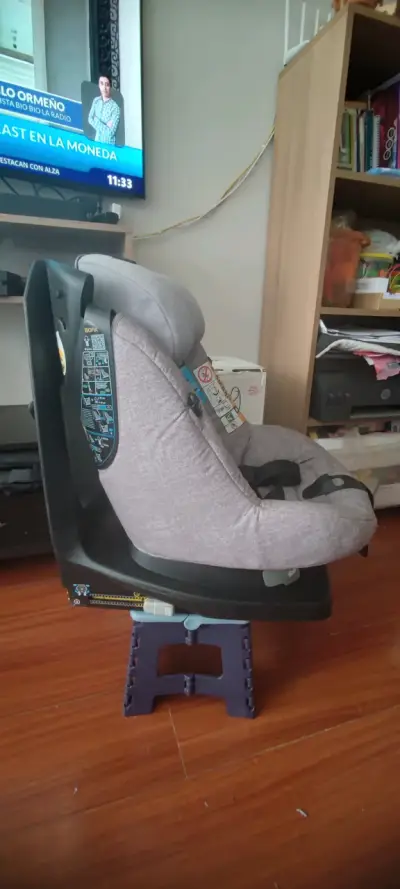 Silla de auto para bebé giro 360 - miniatura 3