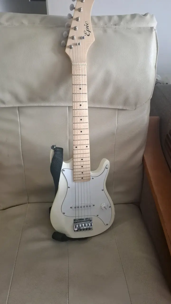 Guitarra eléctrica blanca Epic - 1