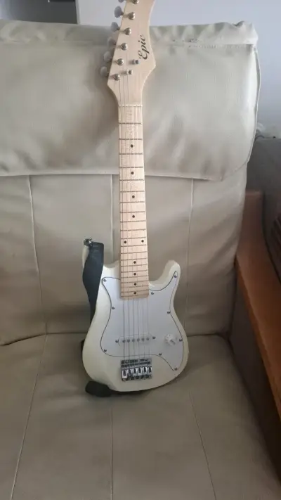 Guitarra eléctrica blanca Epic - miniatura 1