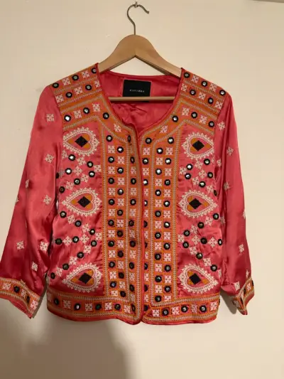 Chaqueta bordada color coral - miniatura 1