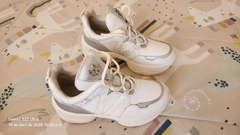 Zapatillas blancas North Star y Gotta - 3