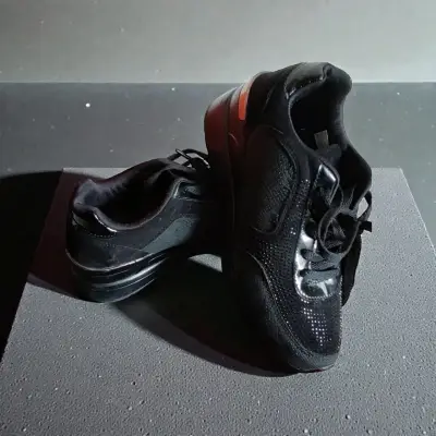 Zapatillas negras deportivas - miniatura 2