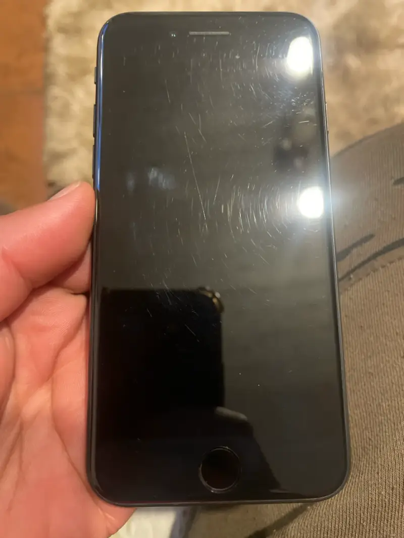 iPhone 7 buen estado - 1