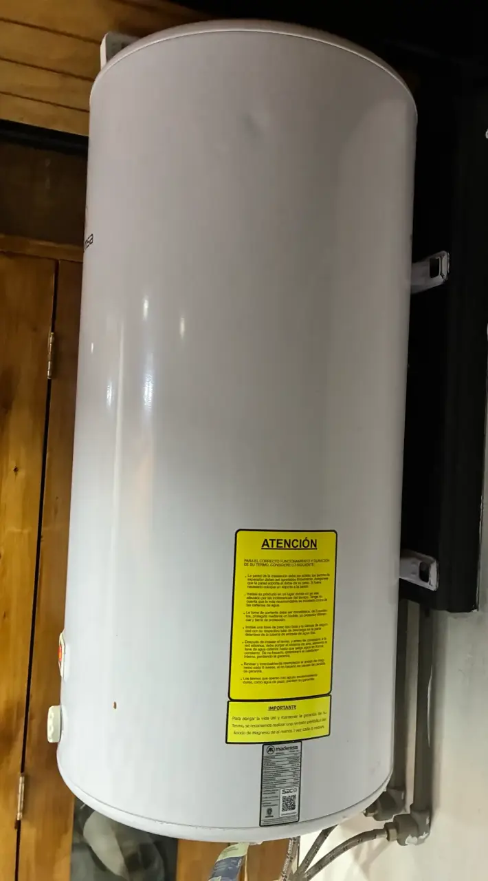 Calefón eléctrico blanco - 1