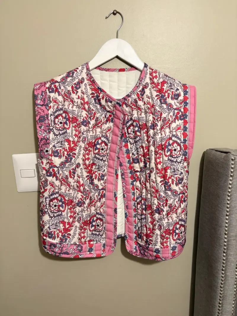 Chaleco acolchado floral