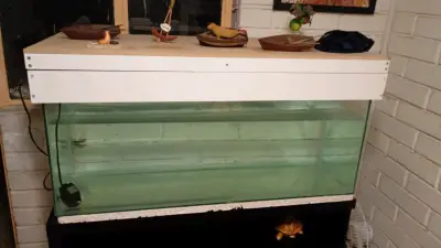 Acuario grande con mueble - miniatura 2