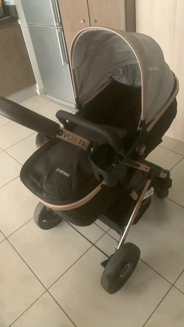 Coche de bebé Bebesit negro - 1