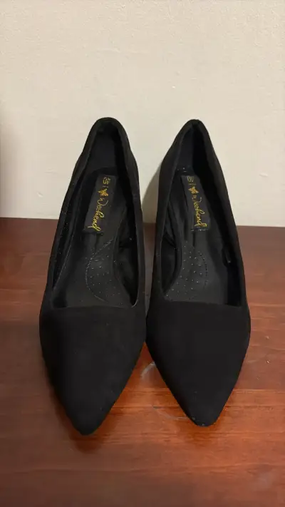 Tacones negros elegantes - miniatura 1