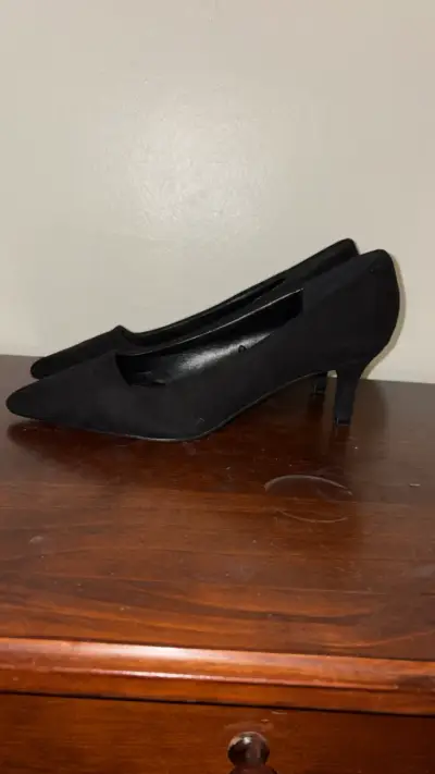 Tacones negros elegantes - miniatura 2