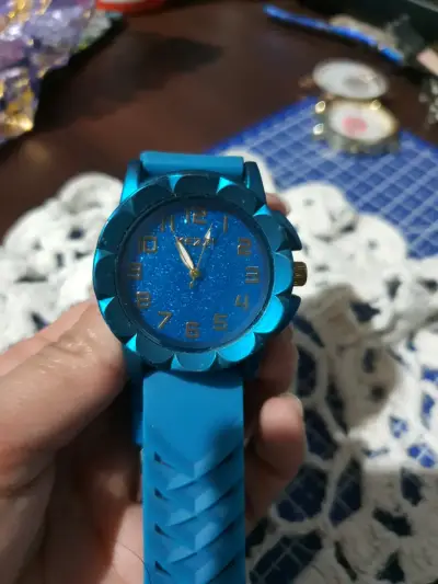 Reloj azul para mujer - miniatura 1