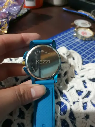 Reloj azul para mujer - miniatura 2