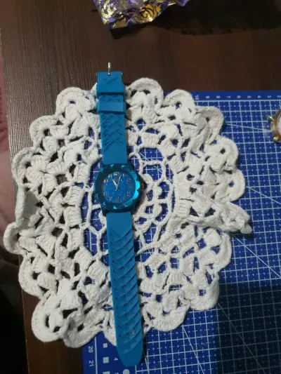 Reloj azul para mujer - miniatura 4