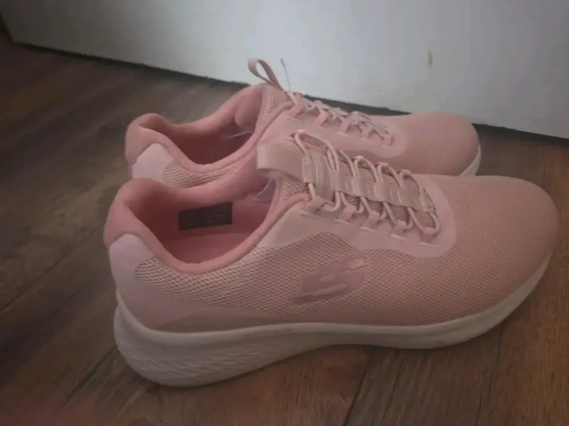 Zapatillas rosadas deportivas - 2