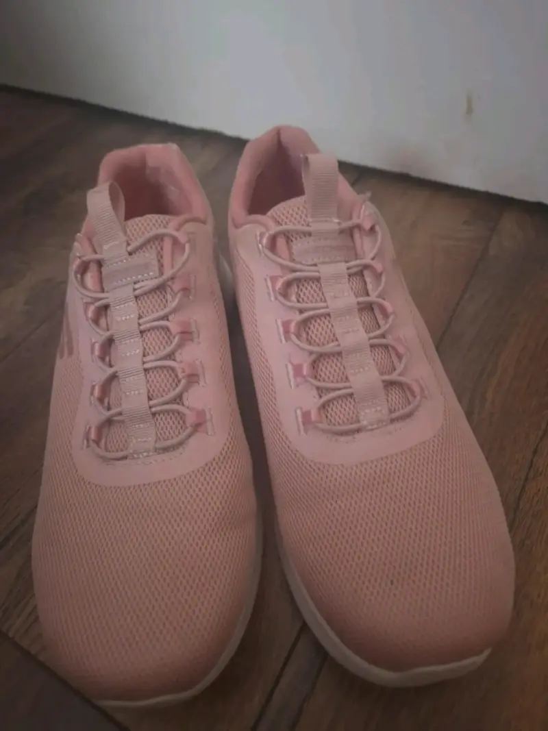 Zapatillas rosadas deportivas - 3