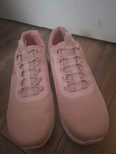 Zapatillas rosadas deportivas - miniatura 3