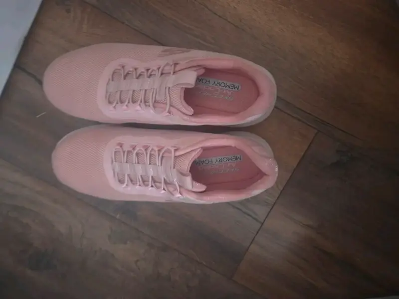 Zapatillas rosadas deportivas - 4
